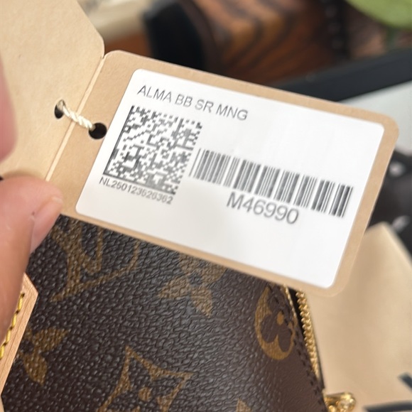 NEW! ALMA BB FROM THE BOUTIQUE! NEW MODEL WITH ADJUSTABLE STRAP! 2025 - Picture 6 of 17